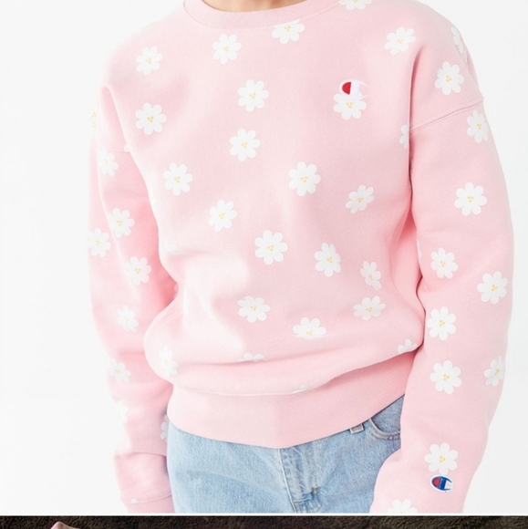 Urban Outfitters Tops - Champion UO Daisy sweatshirt